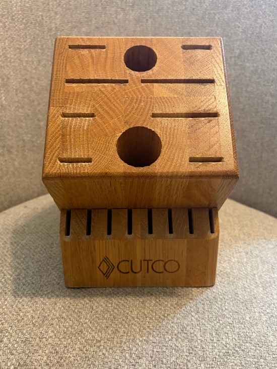 Cutco Other - CUTCO- Homemaker + 8 Honey Oak Wood
Knife Block (18-Slot).
